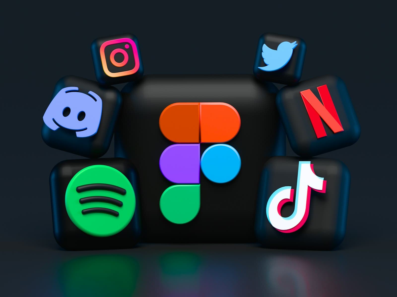 Restaurant social media marketing on Instagram and TikTok